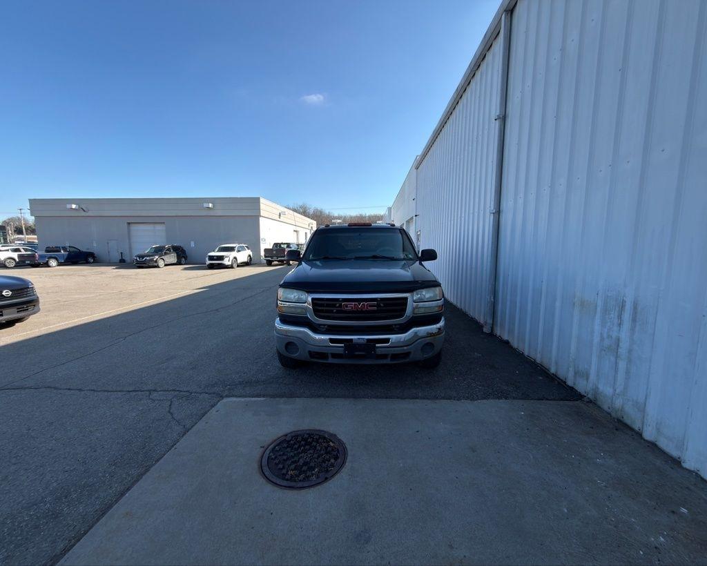 GMC Sierra 2500HD Ext Cab 143.5" WB 4WD Work Truck 2004