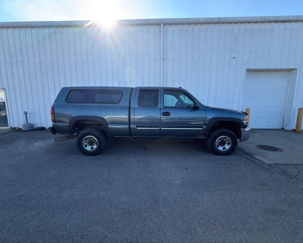GMC Sierra 2500HD Ext Cab 143.5" WB 4WD Work Truck 2004