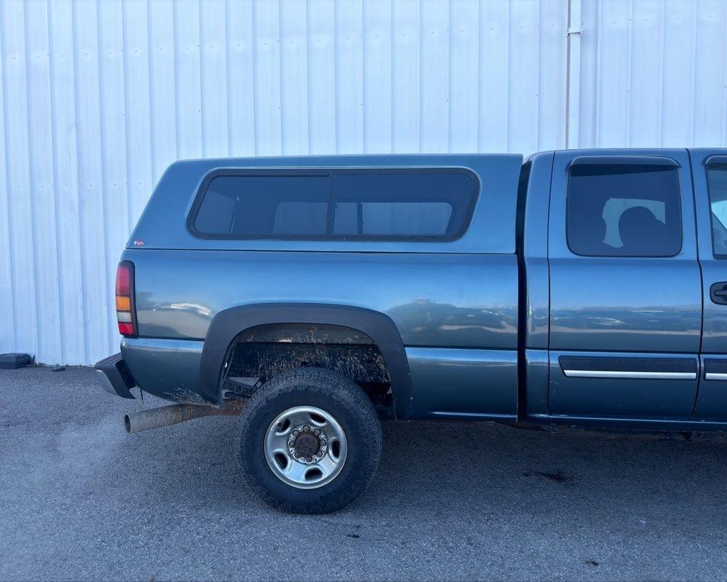 GMC Sierra 2500HD Ext Cab 143.5" WB 4WD Work Truck 2004
