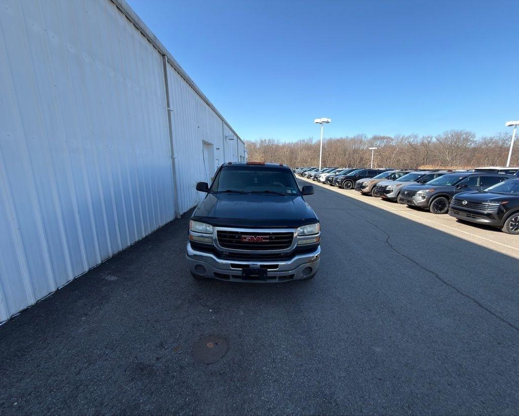 GMC Sierra 2500HD Ext Cab 143.5" WB 4WD Work Truck 2004