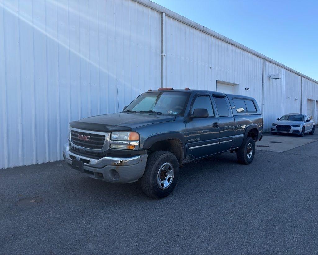 GMC Sierra 2500HD Ext Cab 143.5" WB 4WD Work Truck 2004