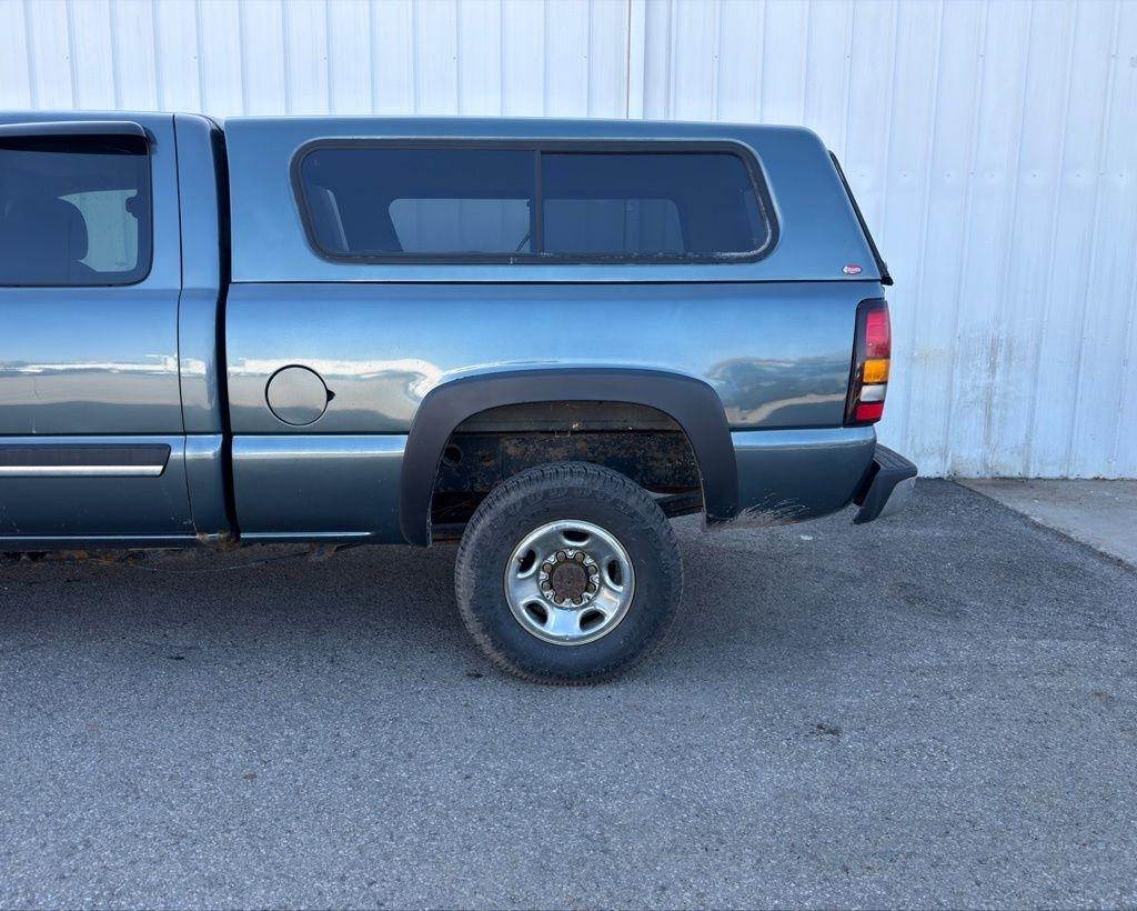 GMC Sierra 2500HD Ext Cab 143.5" WB 4WD Work Truck 2004