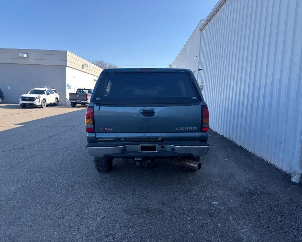 GMC Sierra 2500HD Ext Cab 143.5" WB 4WD Work Truck 2004