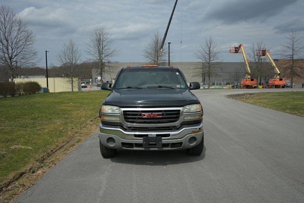GMC Sierra 2500HD Ext Cab 143.5" WB 4WD Work Truck 2004