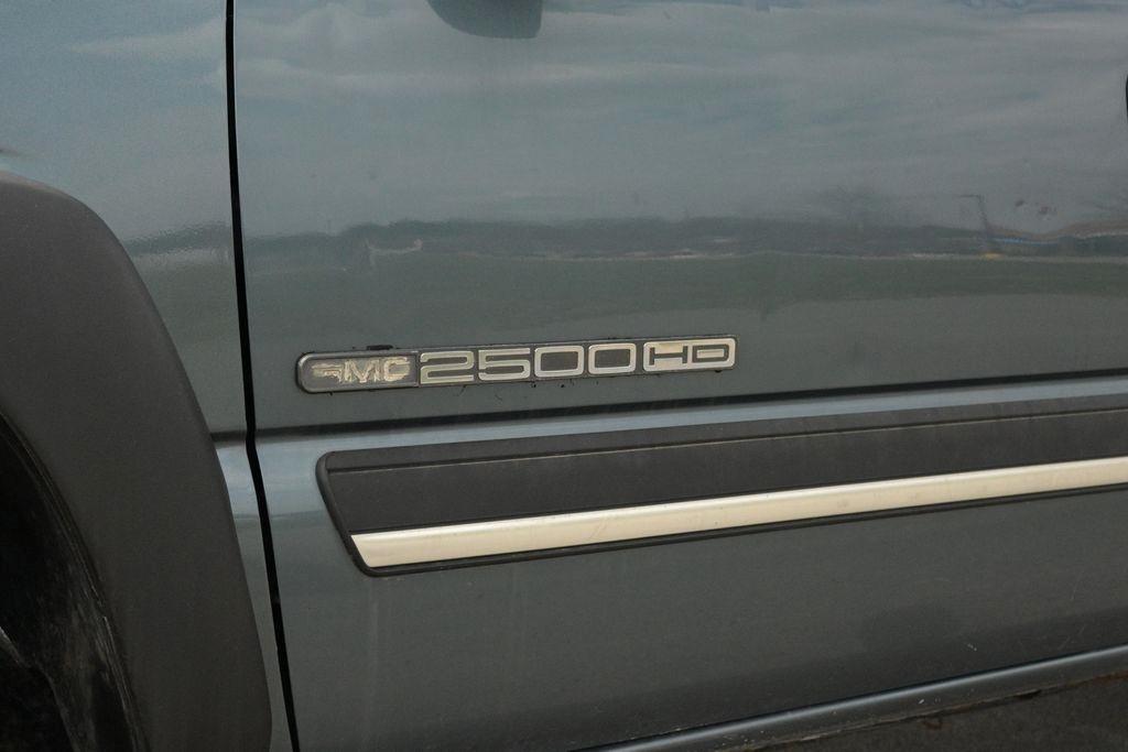 GMC Sierra 2500HD Ext Cab 143.5" WB 4WD Work Truck 2004