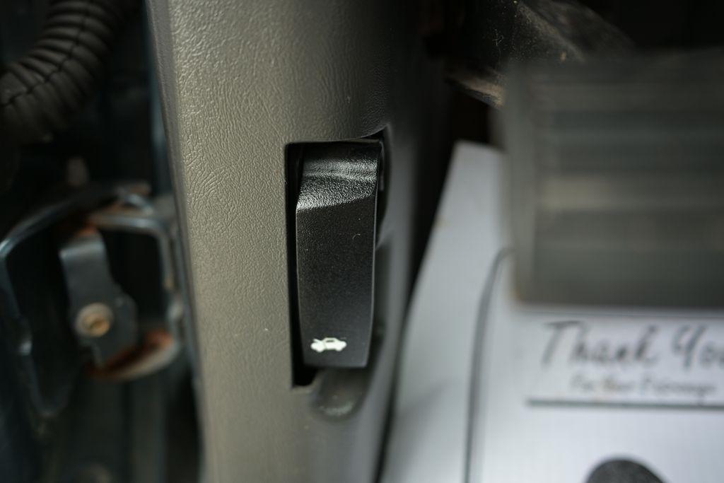 GMC Sierra 2500HD Ext Cab 143.5" WB 4WD Work Truck 2004