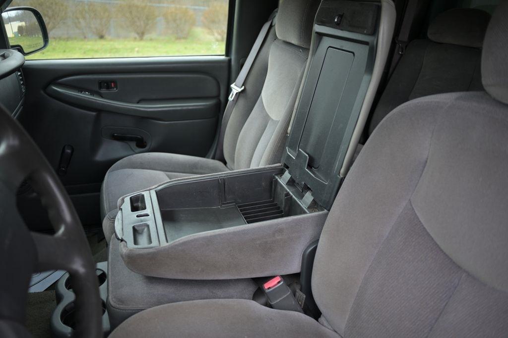 GMC Sierra 2500HD Ext Cab 143.5" WB 4WD Work Truck 2004