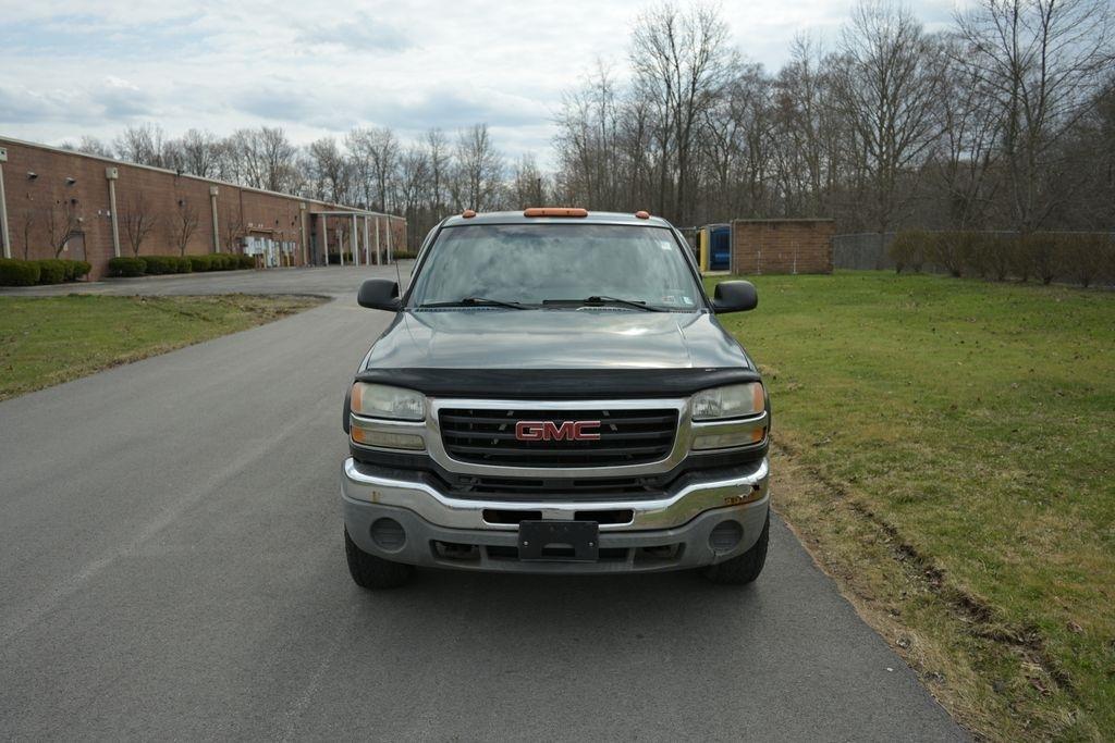 GMC Sierra 2500HD Ext Cab 143.5" WB 4WD Work Truck 2004
