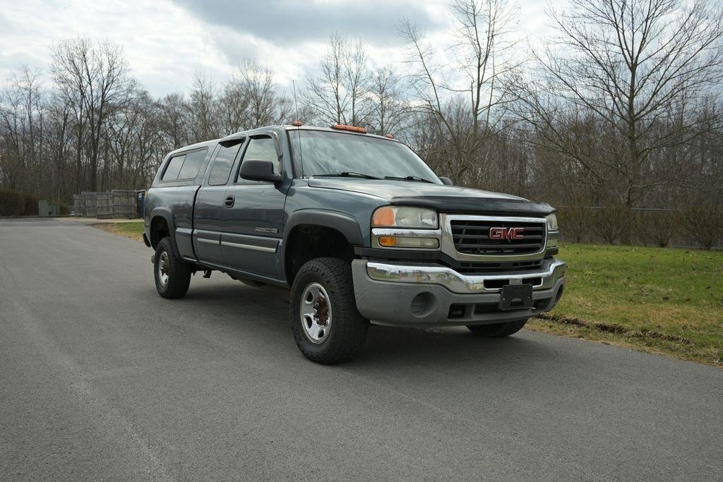 GMC Sierra 2500HD Ext Cab 143.5" WB 4WD Work Truck 2004