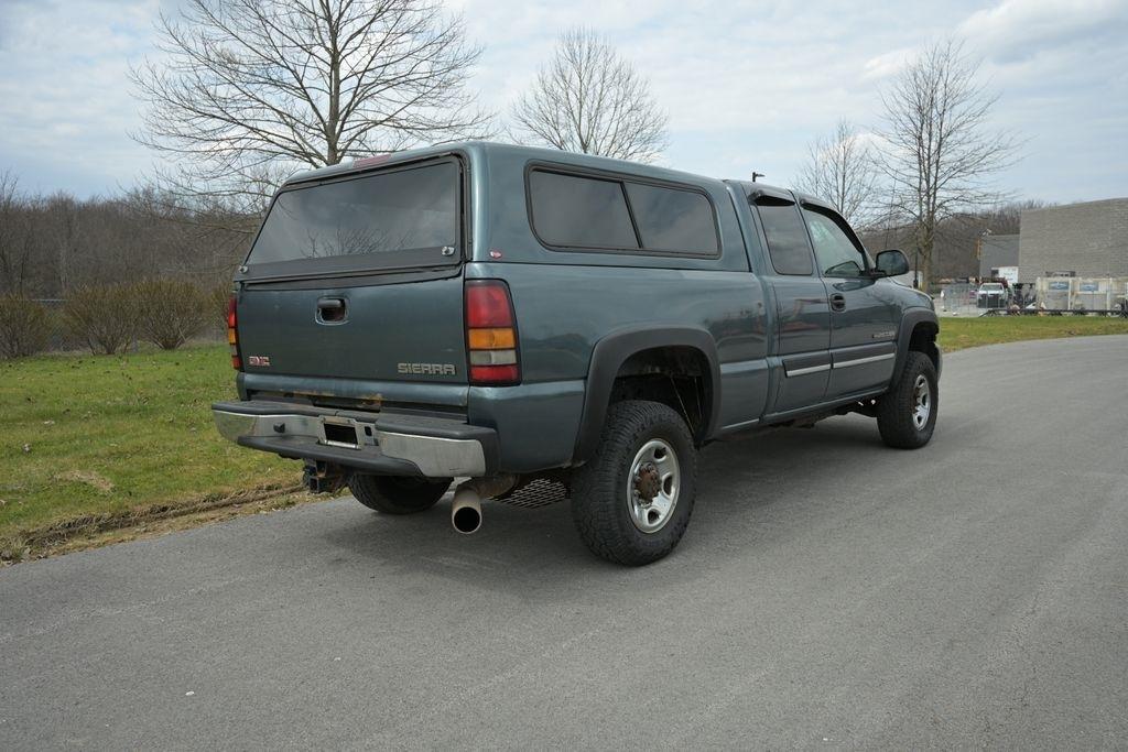 GMC Sierra 2500HD Ext Cab 143.5" WB 4WD Work Truck 2004