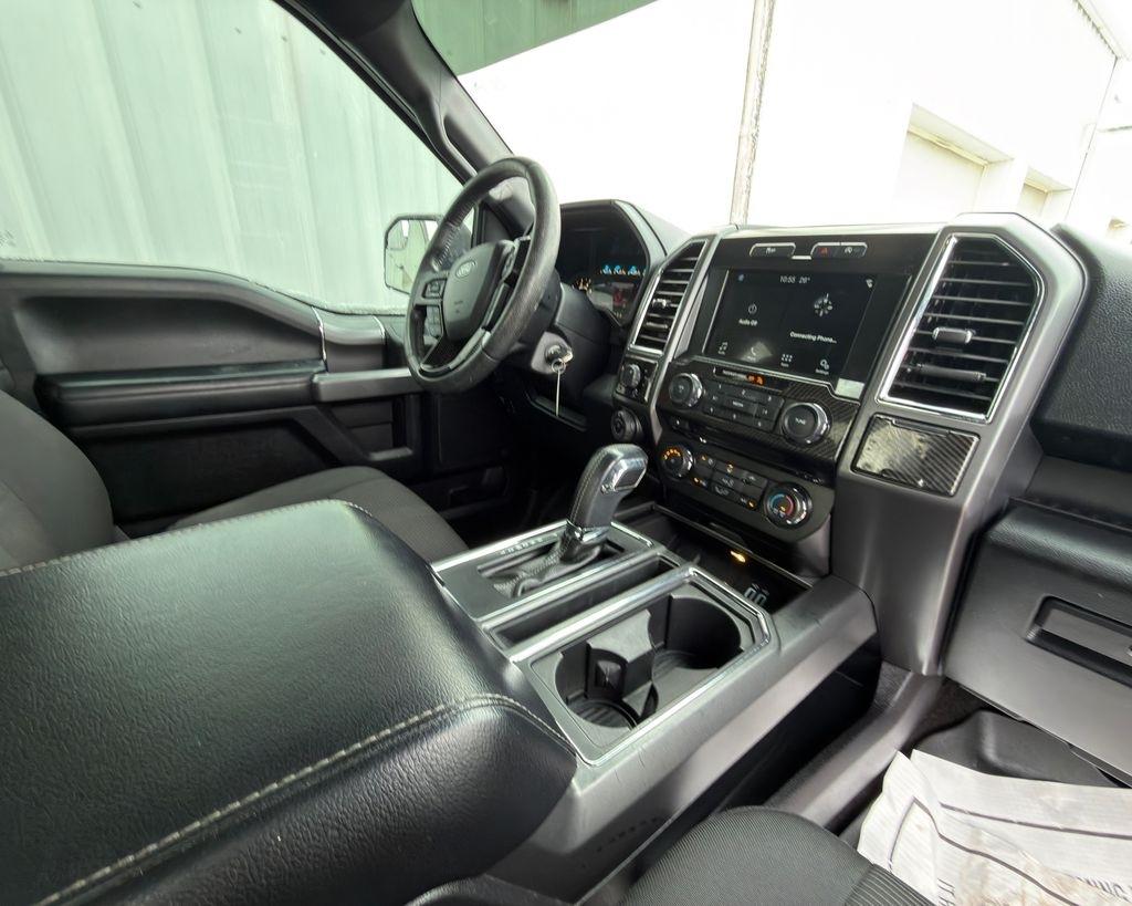 Ford F-150 4WD SuperCab 145" Lariat 2016