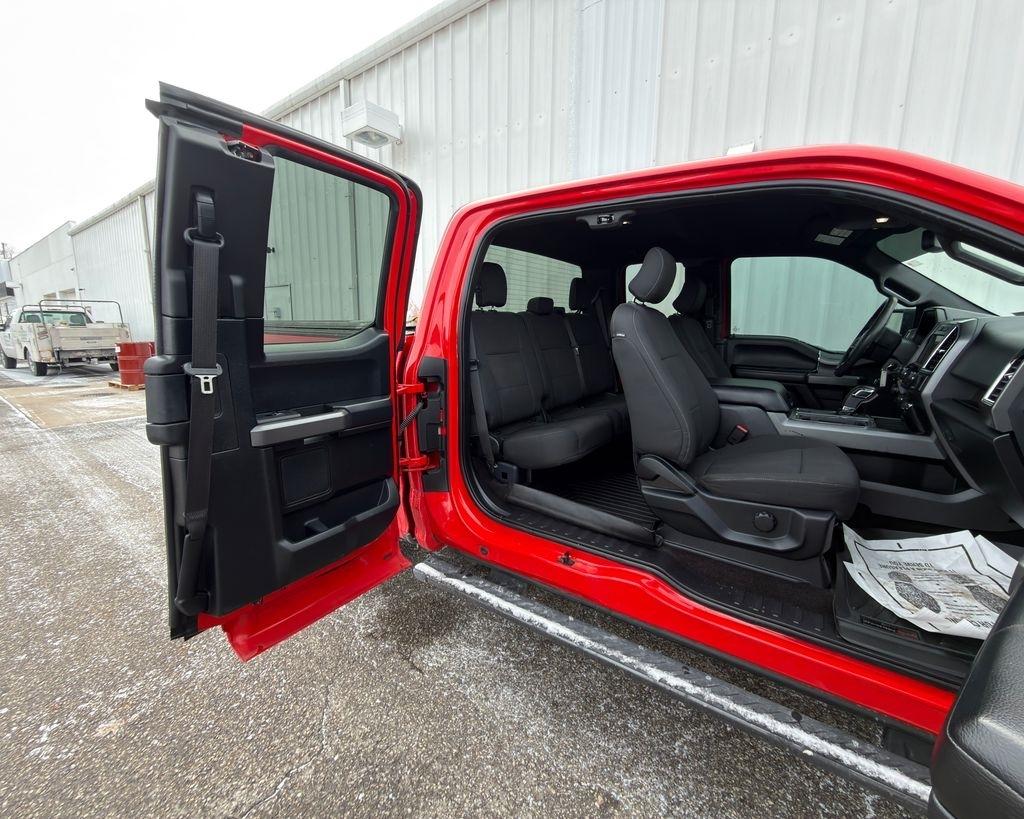 Ford F-150 4WD SuperCab 145" Lariat 2016