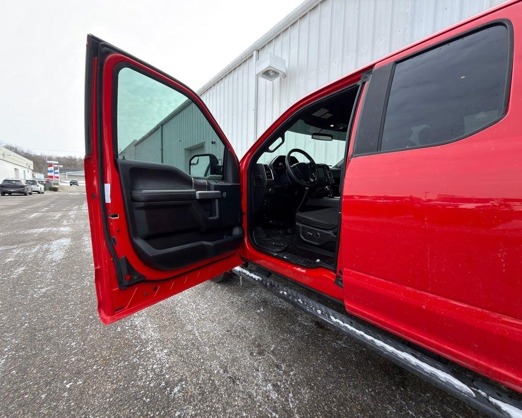 Ford F-150 4WD SuperCab 145" Lariat 2016