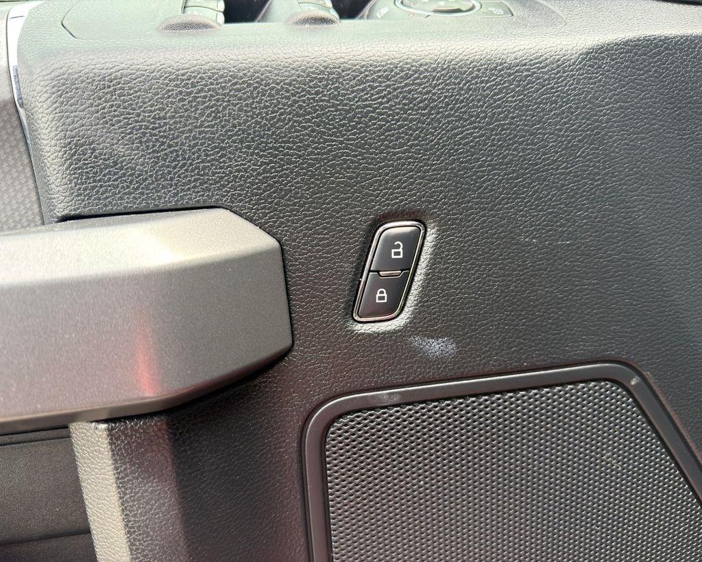 Ford F-150 4WD SuperCab 145" Lariat 2016