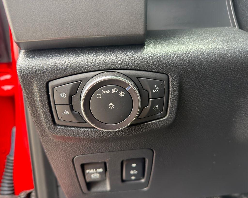 Ford F-150 4WD SuperCab 145" Lariat 2016