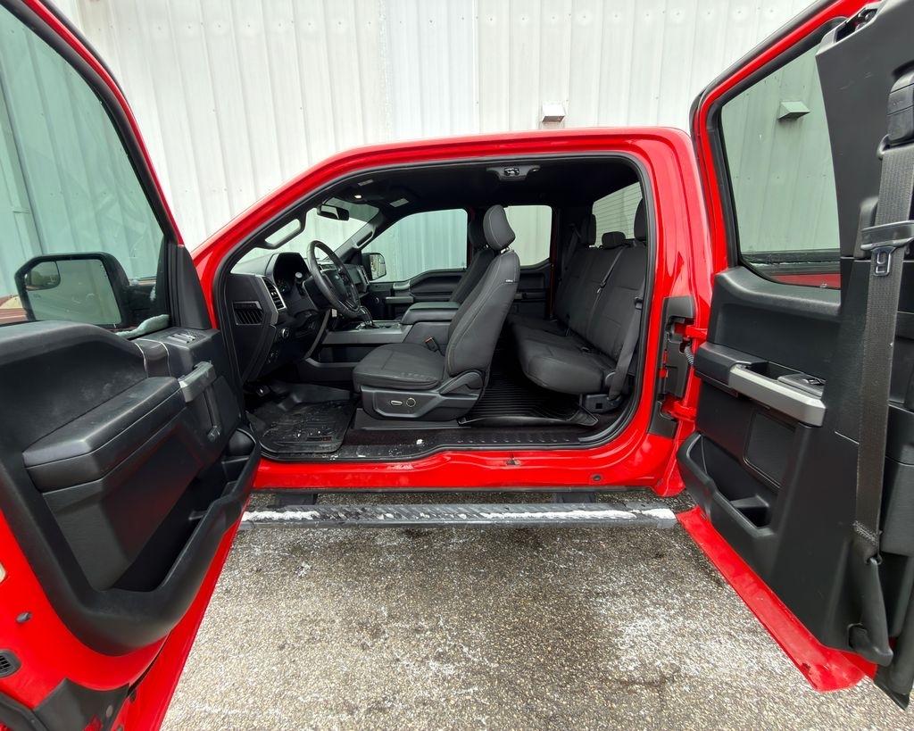 Ford F-150 4WD SuperCab 145" Lariat 2016