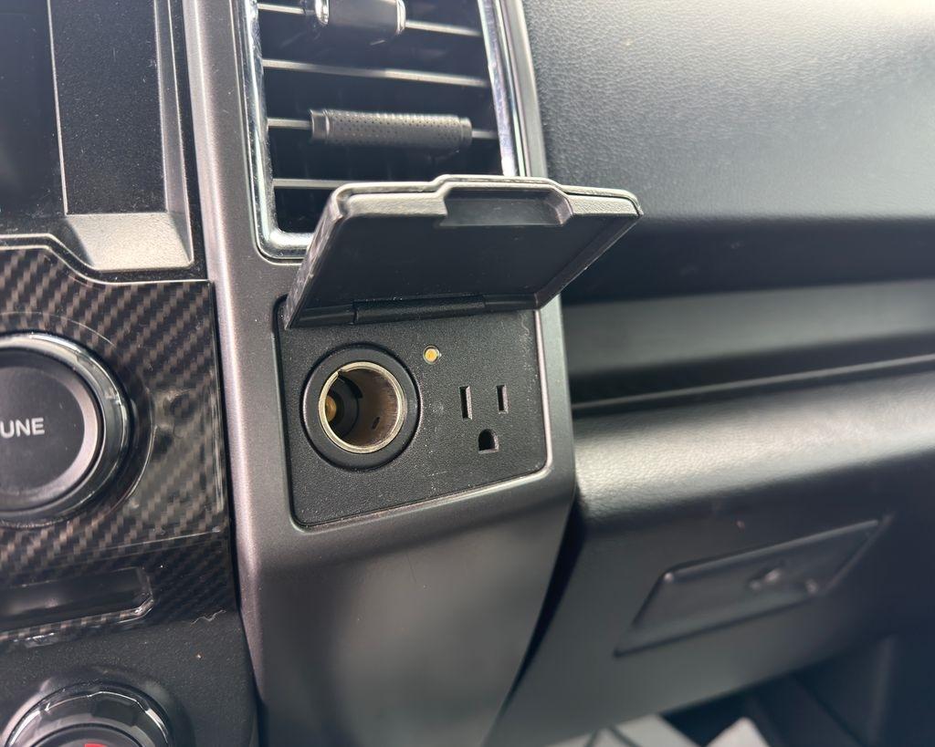 Ford F-150 4WD SuperCab 145" Lariat 2016