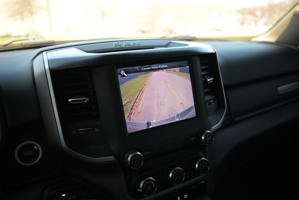 RAM 1500 Big Horn 4x4 Crew Cab 5'7" Box 2020