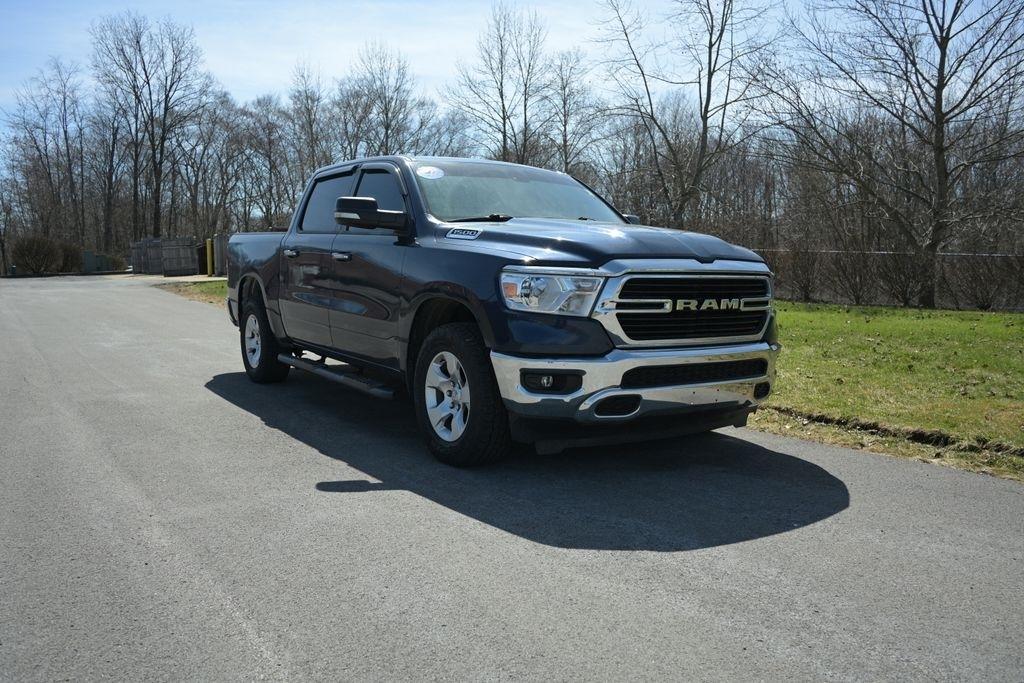 RAM 1500 Big Horn 4x4 Crew Cab 5'7" Box 2020