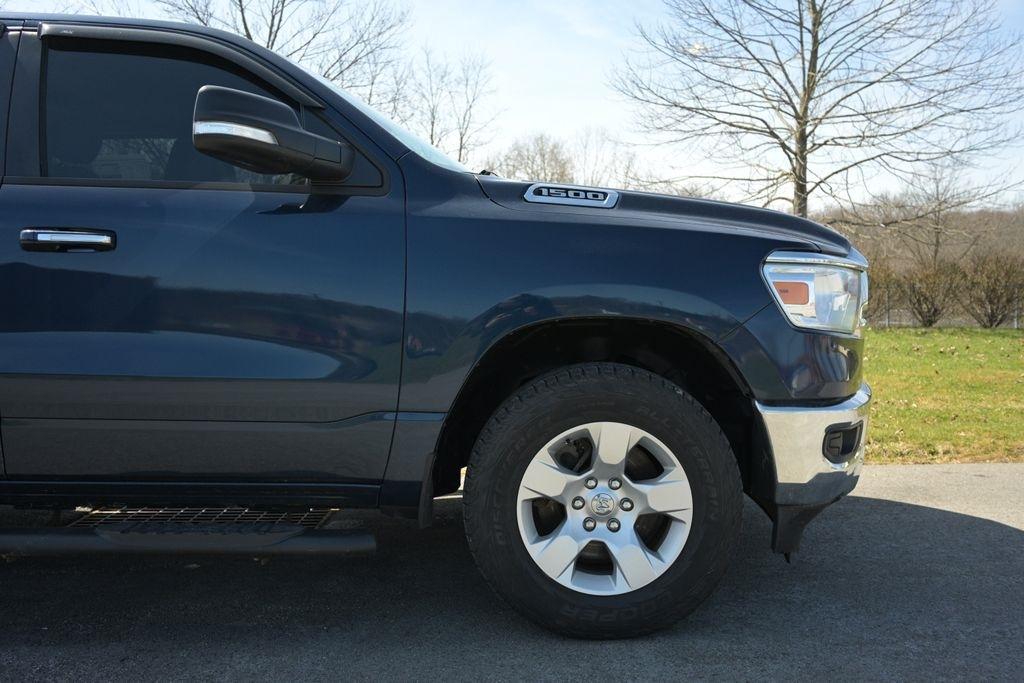 RAM 1500 Big Horn 4x4 Crew Cab 5'7" Box 2020