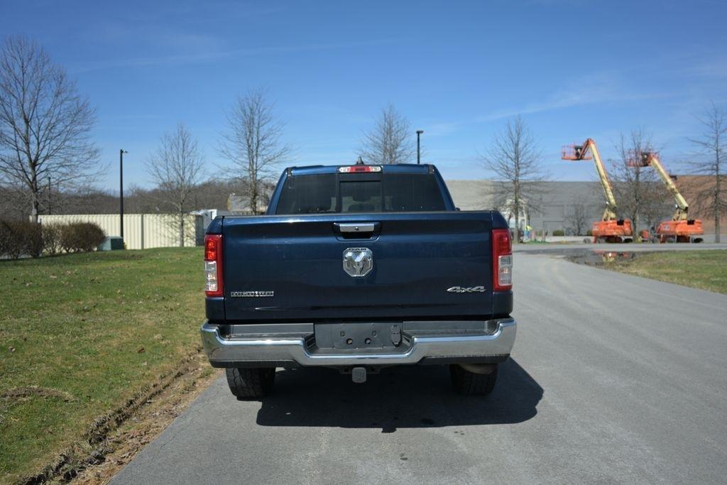 RAM 1500 Big Horn 4x4 Crew Cab 5'7" Box 2020