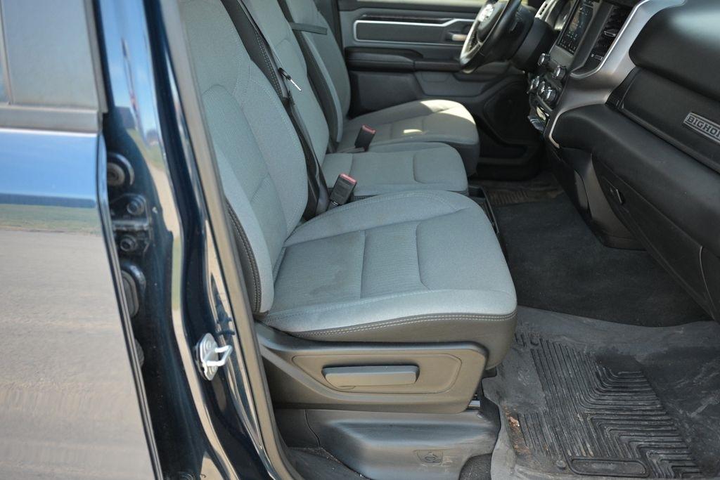 RAM 1500 Big Horn 4x4 Crew Cab 5'7" Box 2020