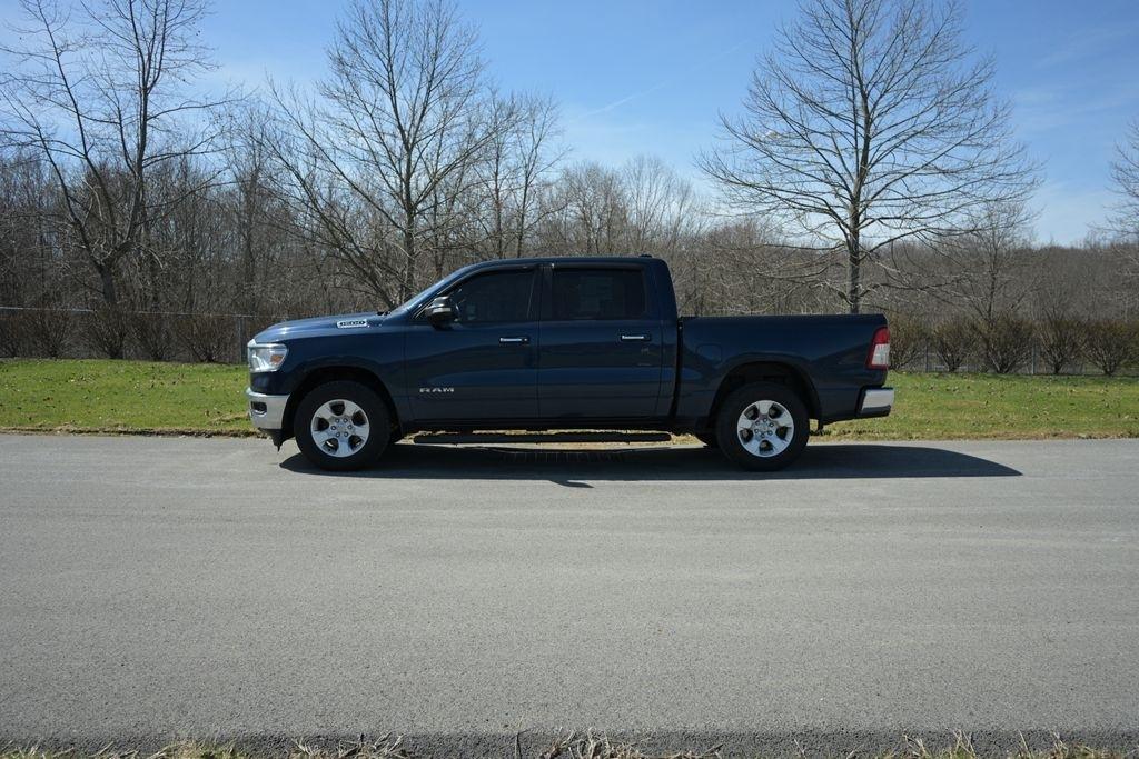RAM 1500 Big Horn 4x4 Crew Cab 5'7" Box 2020