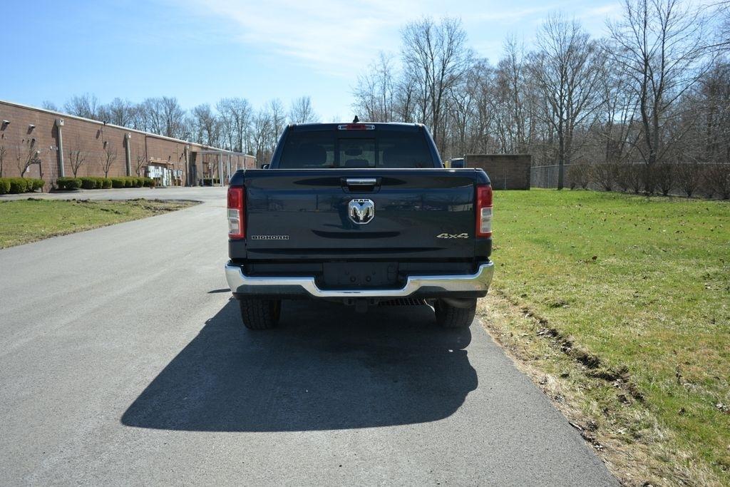 RAM 1500 Big Horn 4x4 Crew Cab 5'7" Box 2020