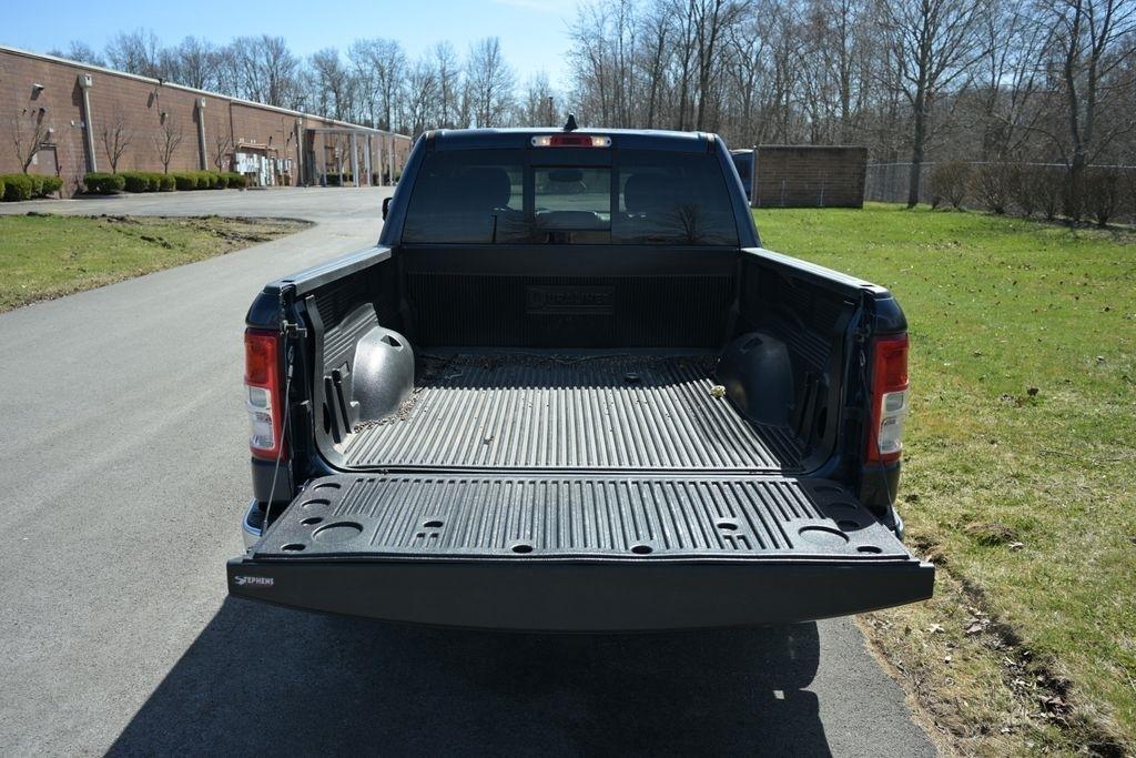 RAM 1500 Big Horn 4x4 Crew Cab 5'7" Box 2020