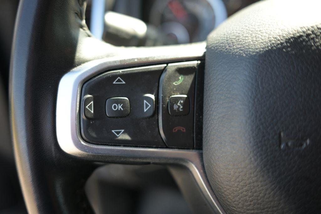 RAM 1500 Big Horn 4x4 Crew Cab 5'7" Box 2020