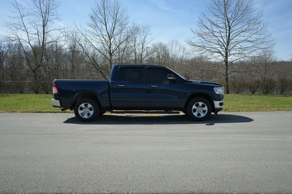 RAM 1500 Big Horn 4x4 Crew Cab 5'7" Box 2020