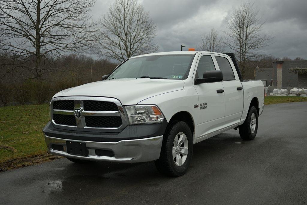 RAM 1500 Tradesman 4x4 Crew Cab 5'7" Box 2017