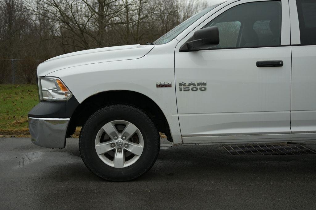 RAM 1500 Tradesman 4x4 Crew Cab 5'7" Box 2017