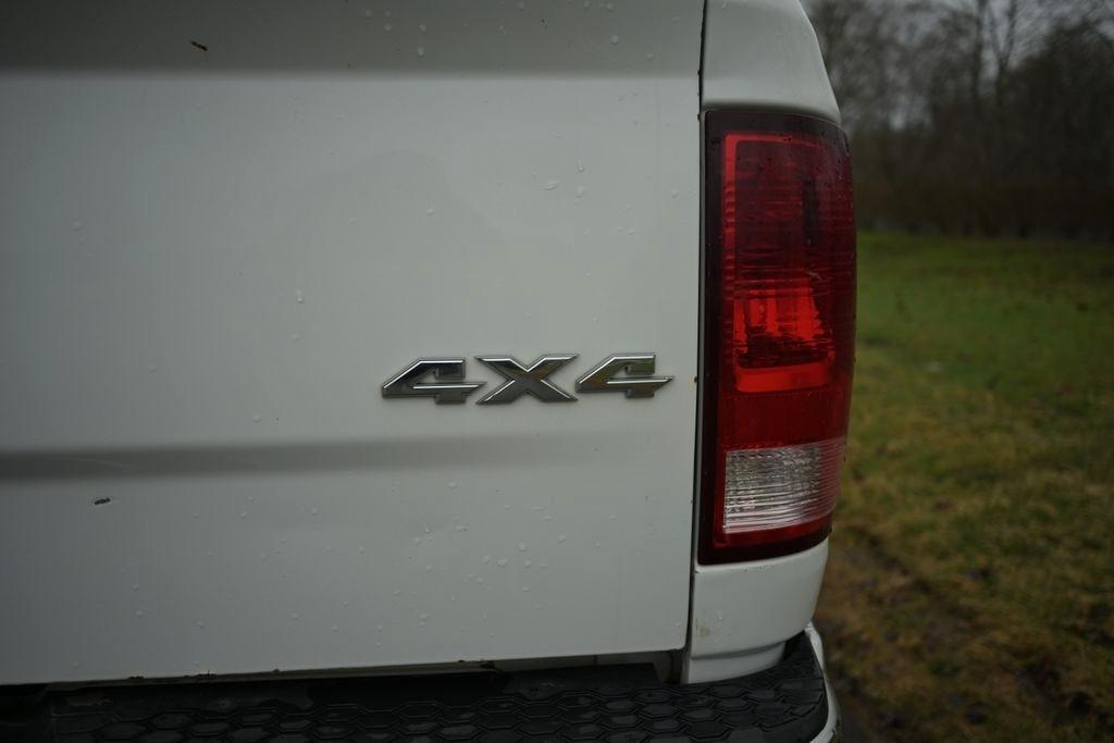 RAM 1500 Tradesman 4x4 Crew Cab 5'7" Box 2017