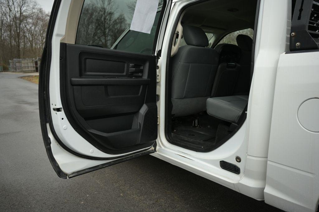 RAM 1500 Tradesman 4x4 Crew Cab 5'7" Box 2017