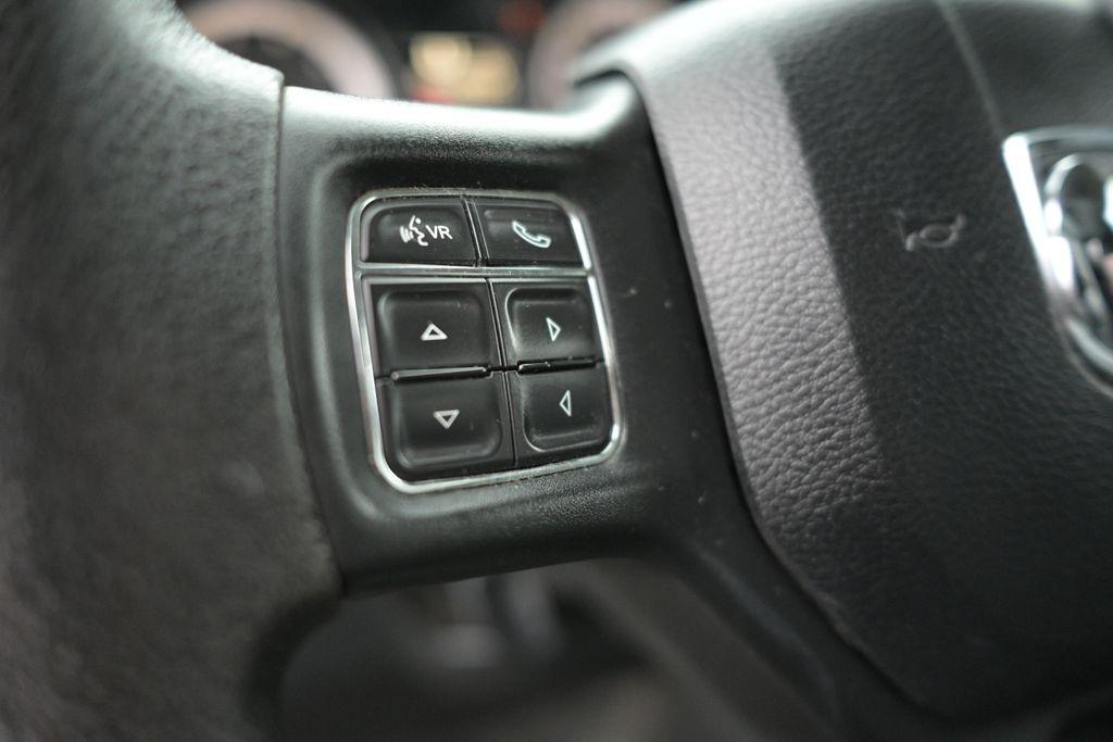 RAM 1500 Tradesman 4x4 Crew Cab 5'7" Box 2017