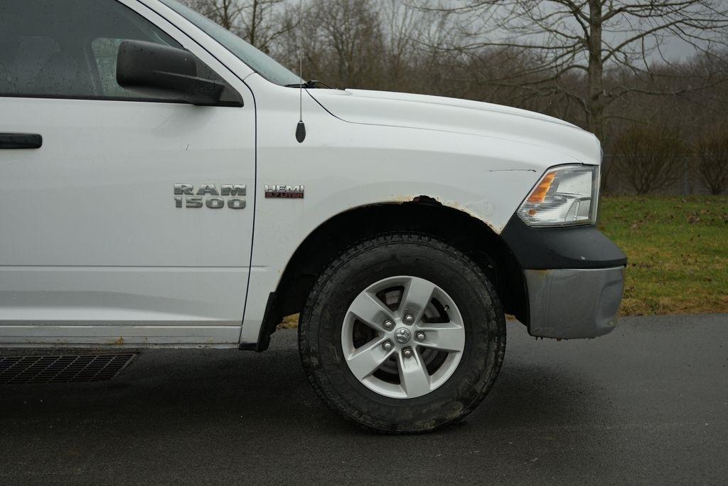 RAM 1500 Tradesman 4x4 Crew Cab 5'7" Box 2017