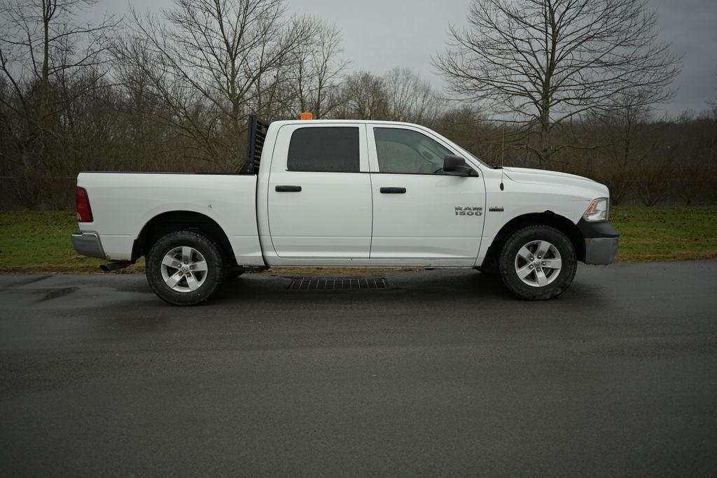 RAM 1500 Tradesman 4x4 Crew Cab 5'7" Box 2017