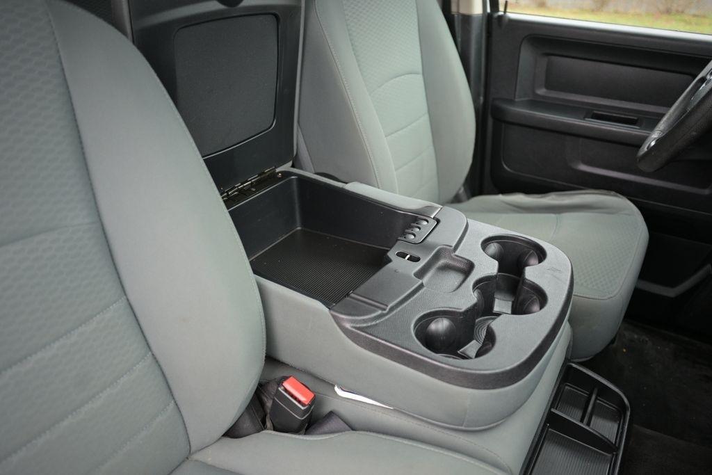 RAM 1500 Tradesman 4x4 Crew Cab 5'7" Box 2017