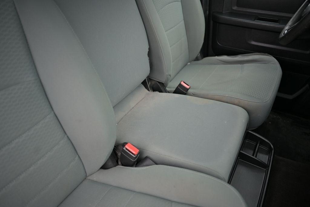 RAM 1500 Tradesman 4x4 Crew Cab 5'7" Box 2017