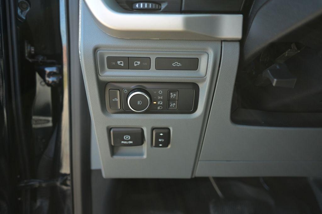 Ford F-150 XL 4WD SuperCrew 5.5' Box 2021