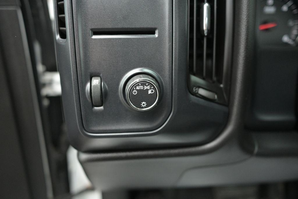 Chevrolet Silverado 1500 4WD Reg Cab 133.0" Work Truck 2016