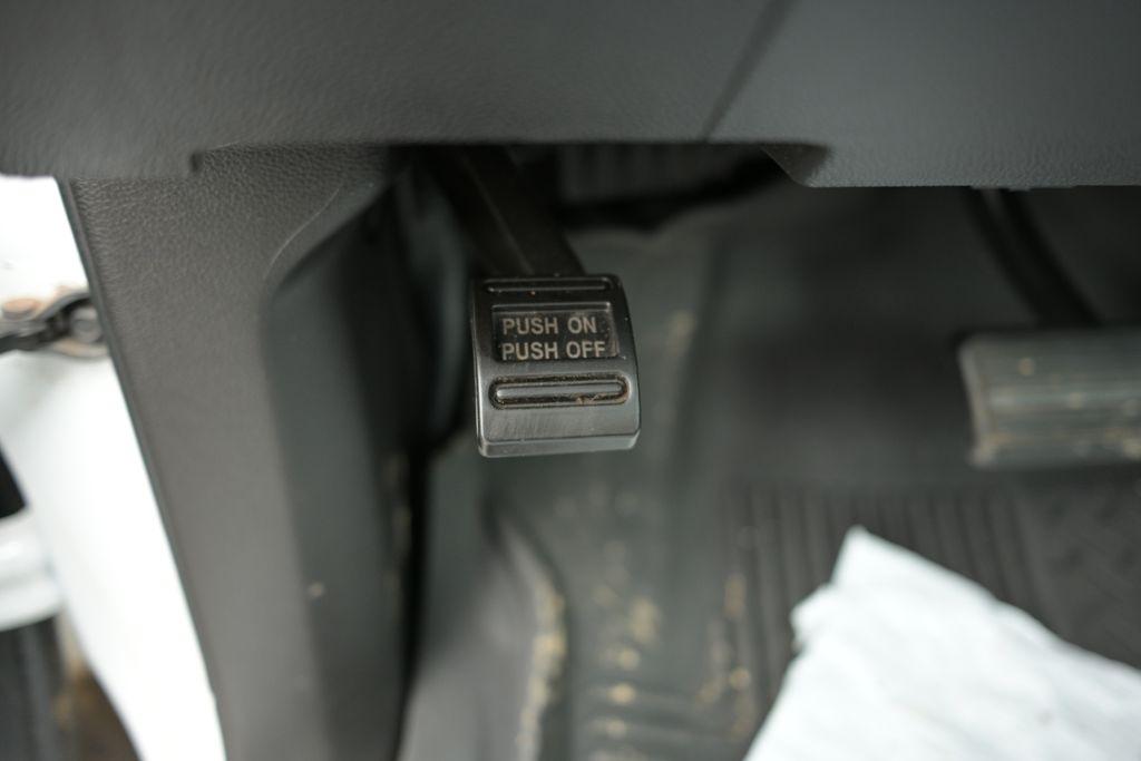 Chevrolet Silverado 1500 4WD Reg Cab 133.0" Work Truck 2016