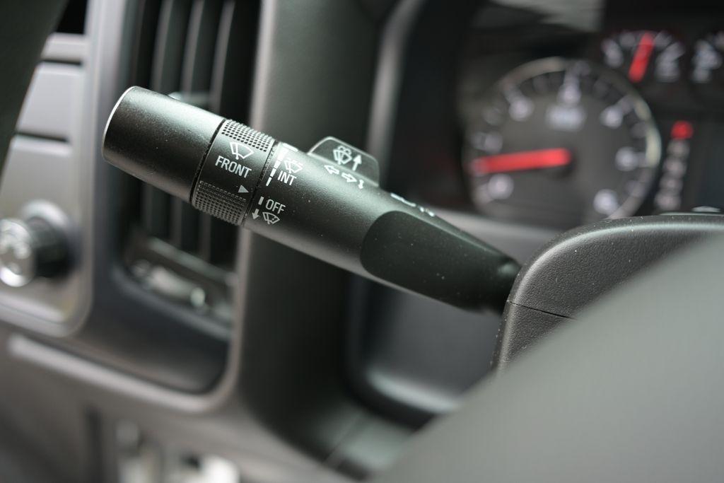 Chevrolet Silverado 1500 4WD Reg Cab 133.0" Work Truck 2016