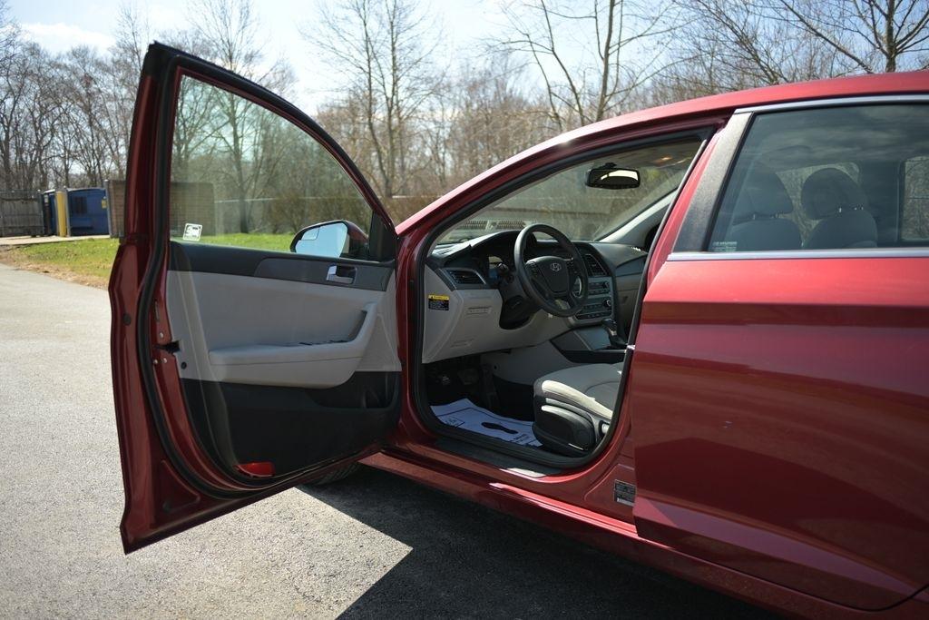 Hyundai Sonata 4dr Sdn 2.4L SE PZEV 2016