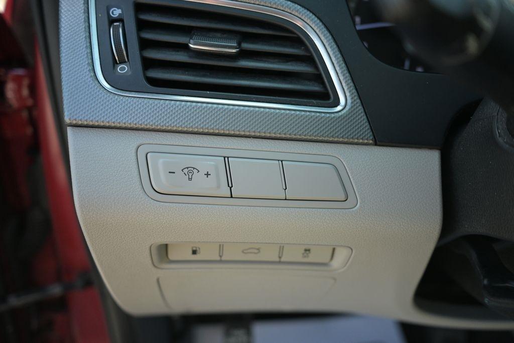 Hyundai Sonata 4dr Sdn 2.4L SE PZEV 2016