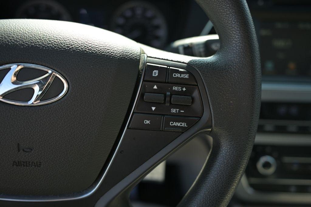 Hyundai Sonata 4dr Sdn 2.4L SE PZEV 2016