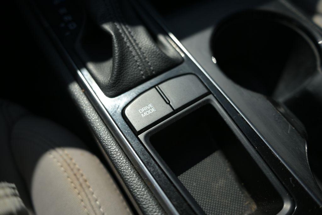 Hyundai Sonata 4dr Sdn 2.4L SE PZEV 2016