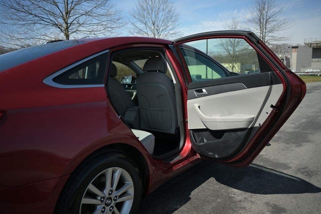 Hyundai Sonata 4dr Sdn 2.4L SE PZEV 2016