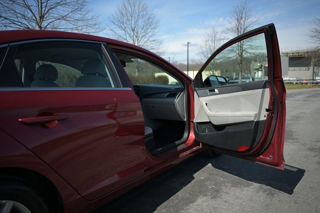 Hyundai Sonata 4dr Sdn 2.4L SE PZEV 2016